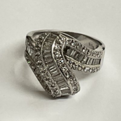 White gold fancy diamond baguette/round ring, 2ct, 7.33g, approx ring size L. Postage category A.