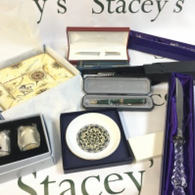 A Collection of pens including Parker, Sheaffer and boxed Edinburgh crystal cake knives, boxed porcelain Wedgwood Atlas dish. This lot cannot be posted