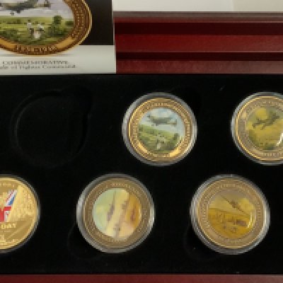 A collection of modern gold plated coins. (D)