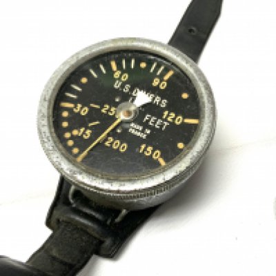Vintage 1960s US Divers Made In France Scuba Divers Depth Gauge. NO RESERVE