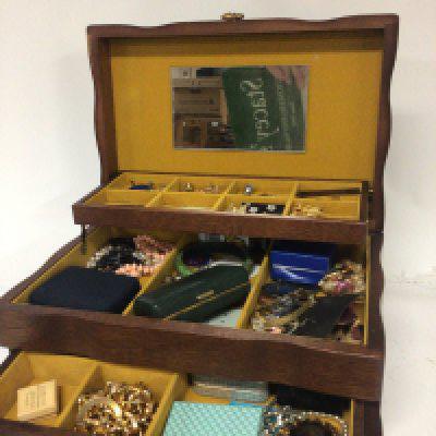 A Mahogany jewellery box containing costume jewellery. NO RESERVE