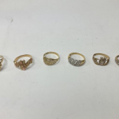 A variety of 9ct gold rings, approx weight 14.1 grams.