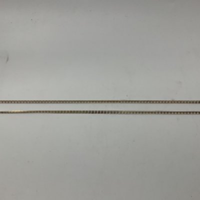 A 9ct gold flat square curb link bracelet, approx weight 5.8 grams. Approx length 20 inches.