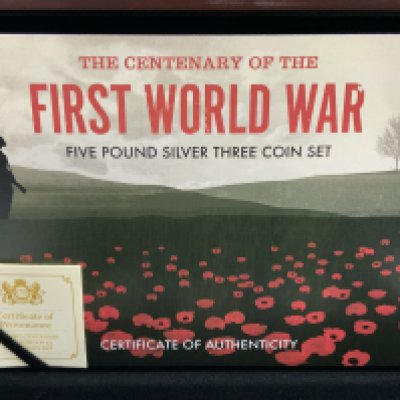 First World War five pound silver coin set (A)