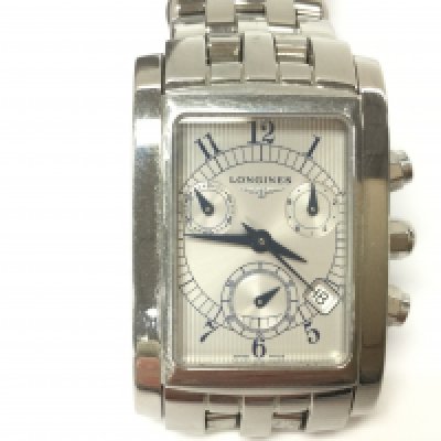 A Longines Chronograph quartz wrist watch with original movement and stainless steel case with a spare strap. Has been fully serviced by swiss watch company based in Hatton garden in 2022 Postage B