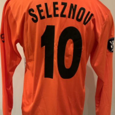 Shakhtar Donetsk 2008 - 2009 Match Worn Football Shirt: Orange long sleeve shirt with Europa League badging to sleeves. Seleznov 10 to rear. Worn v Tottenham on 19 February 2009. Shakhtar Donetsk won 2-0 and player scored the first goal. 