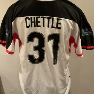 Barnsley 1999 - 2000 Match Worn Football Shirt: White short sleeve shirt with Nationwide badges to sleeves. Chettle 31 to rear. 