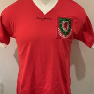 Wales 1958 World Cup Signed Replica Shirt: Signed to front by Tottenham legend Terry Medwin. COA from reputable source. 