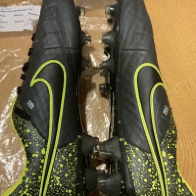 Arsenal + France Match Worn Koscielny Football Boots: Pair of Nike Tiempo boots both having initials KOS embroidered to side. Outer side has France flag and names Maina and Noah. 