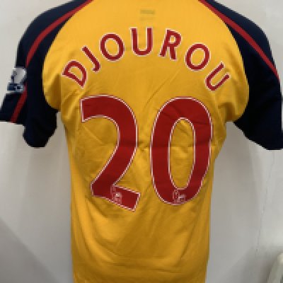 Arsenal 2008 - 2009 Away Match Worn Football Shirt: Yellow short sleeve Nike shirt with Premier League badging to sleeves. Djourou 20 to rear. 
