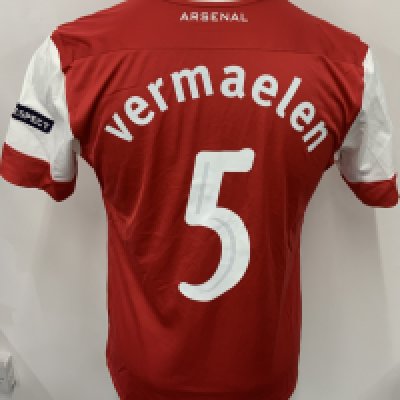 Arsenal 2010 - 2011 Home Match Issued Football Shirt: Red and white short sleeve. Nike shirt with Champions League badging to sleeves. Vermaelen 5 to rear.