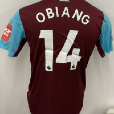 West Ham 2017 - 2018 Match Worn Football Shirt: Claret and blue short sleeve shirt with Premier League and MRF badging to sleeves. Obiang 14 to rear
