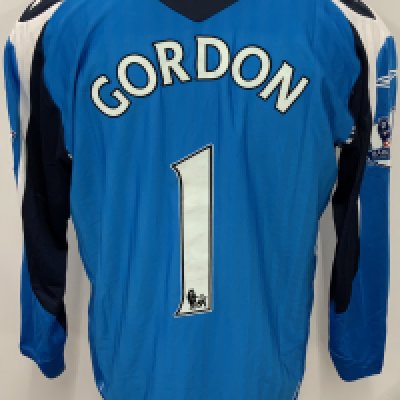 Sunderland 2007 - 2008 Match Worn Football Shirt: Blue long sleeve goalkeepers shirt with Premier League badging to sleeves. Gordon 1 to rear. Sunderland signed player from Hearts for 9 million pounds which was then the British record fee for a goalkeeper. 