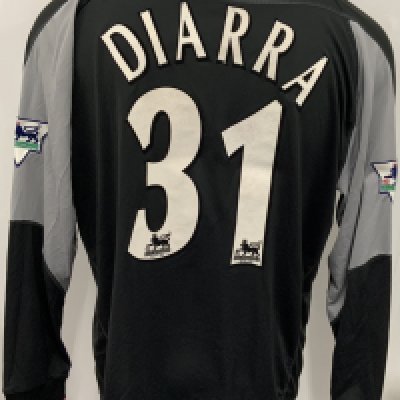 Liverpool 2002 - 2003 Match Issued Football Shirt: Black long sleeve shirt with Premier League badging to sleeves. Diarra 31 to rear. 