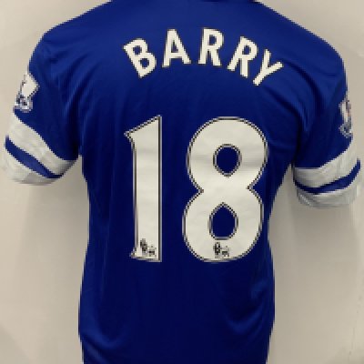 Everton 2013 - 2014 Match Worn Football Shirt: Blue short sleeve Chang sponsored with Barclays Premier League badging to arms. Number 18 Barry to rear. 