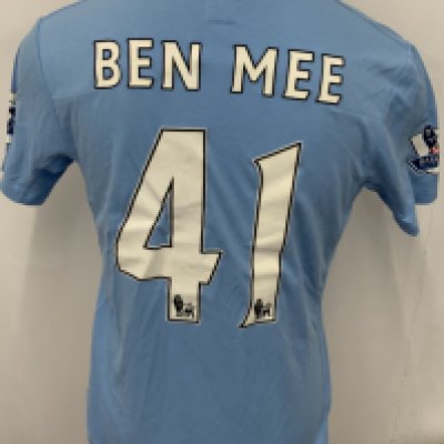 Manchester City 2009 - 2010 Mee Match Issued Football Shirt: Blue short sleeve Umbro shirt from 1st season of Etihad Sponsorship. Premier League badging to sleeve and Ben Mee 41 to rear. 