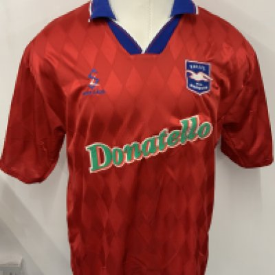 Brighton 1998 - 1999 Match Worn Football Shirt: Red Donatello sponsored number 14 short sleeve shirt. 