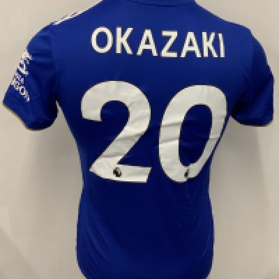 Leicester City 2018 - 2019 Match Worn Football Shirt: Blue short sleeve King Power sponsored with Premier League badging to arms. Number 20 Okazaki to rear who was a Japan International. 