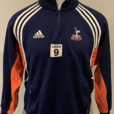 Tottenham 2000 - 2001 Football Players Training Kit: Number 9 used by Les Ferdinand. Comprises of tracksuit top and bottoms that have been cut short. (2)