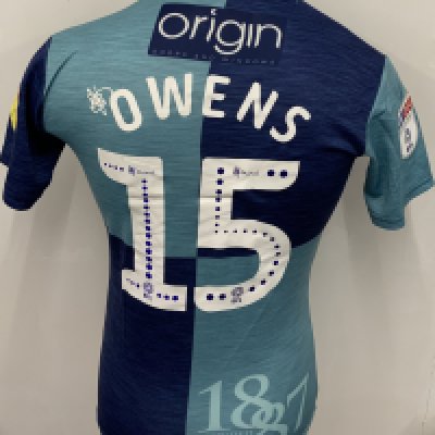 Wycombe Wanderers 2018 - 2019 Match Worn Football Shirt: Blue Quartered short sleeve shirt. Number 15 Owens to rear. Sky Bet League One badging. 