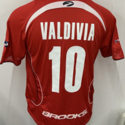Chile 2009 Match Worn Football Shirt: Red short sleeve shirt. Number 10 Valdivia to rear. Worn by Jorge Valdivia who played 51 times for the National Team. 