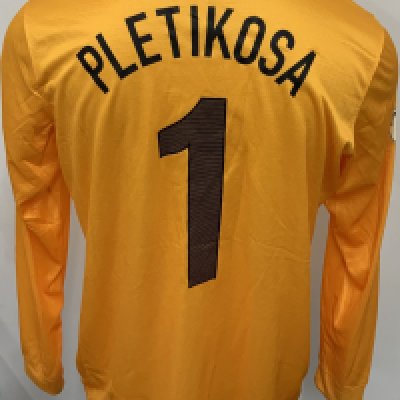 Croatia 2014 Match Worn Football Shirt: Yellow long sleeve shirt. Number 1 Pletikosa. Worn during World Cup Qualifiers. This is the third goalkeeping shirt and has World Cup badges to sleeves. 