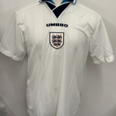 England 1995 Match Worn Football Shirt: White short sleeve shirt with number 3 to rear. Worn by Le Saux in the match v Colombia which finished 0-0.