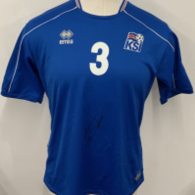 Iceland 2010 Match Worn Football Shirt: Blue short sleeve shirt. Number 3. Signed to front by Gunnarsson. Shirt has the Afram Island slogan printed to number. This translates to GO ICELAND and is sung by the crowd at Icelandic matches.
