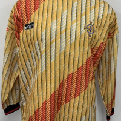 Northern Ireland 1995 Match Issued Goalkeepers Kit: Stunning padded number 12 multi coloured match issued shirt and shorts. Issued to Trevor Wood. COA from gamewornfootballshirts. 