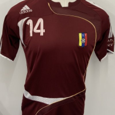 Venezuela 2007 Match Issued Football Shirt: Red short sleeve shirt. Number 14