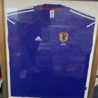 France 2002 Henry Signed Framed Football Shirt: Signed to front in silver. Frame measures approximately 39 inches by 31 inches. No COA. Not for posting. 