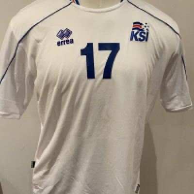 Iceland Match Issued Football Shirt: White short sleeve shirt with number 17 to rear. Issued to Elmar Bjarnason for the 2010 World Cup qualifier v Scotland on 1 April 2009. Player was an unused substitute. 