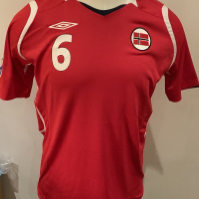 Norway Match Worn Football Shirt: Red short sleeve shirt with number 6 to rear. Worn v Holland on 15 October  2008 by John Arne Riise in World Cup qualifying 