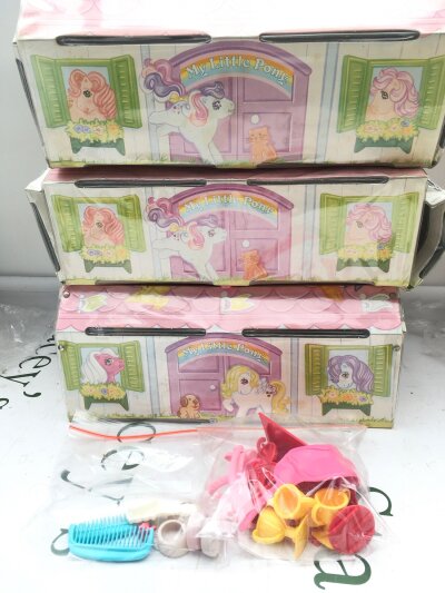 3 Vintage My Little Pony Carry Cases And A Small Collection Of Accessories. No Reserve.
