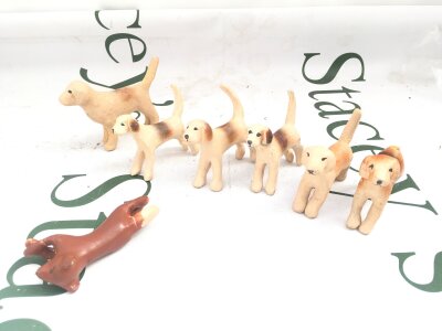 A Collection Of Vintage Julip Fox Hounds And 1 Fox. 1 Fox Hound Needs Tail Repair.