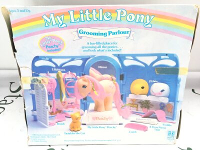 A Boxed. Y Little Pony Grooming Parlour. No Reserve.