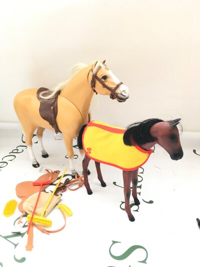 A Sindy Horse And Foal With Some Accessories. No Reserve.
