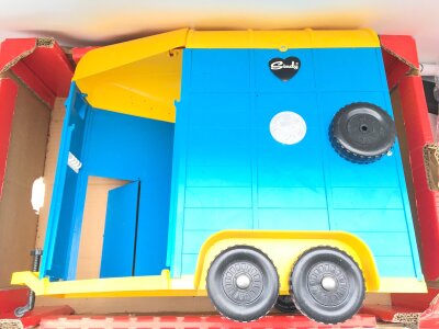 A Sindy Horse Box Trailer.  No Reserve.