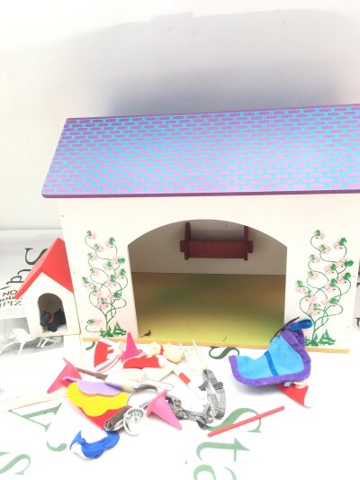 A Julip Field Shelter, Dog Kennel With Dog, A Vintage Catalog With Accessories.