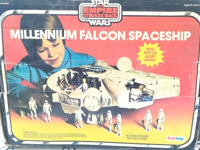 A Boxed Vintage Star Wars Millennium Falcon. Parts Missing.