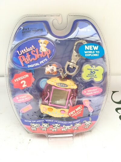 A Boxed 2006 Littlest Pet Shop Digital Pet. No Resrve.