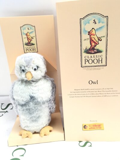 A Boxed Steiff Classic Pooh Owl. No Reserve.
