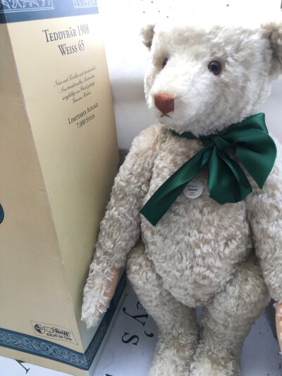A Boxed Steiff Teddy Bear, White 65 1908 Replica From 1994. Limited Edition.No Reserve.
