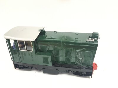 A Roundhouse 0 Gauge Battery Operated NDM-6 Diesel Locomotive.