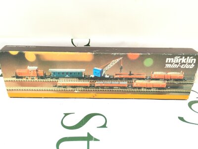 A Boxed Marklin Z Gauge German Railway Construction Set #8103.