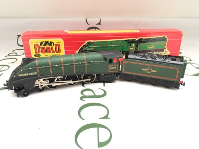 A Boxed Hornby Dublo 00 Gauge Golden Fleece #2211.