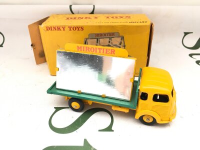 A Boxed Dinky French Glazier Truck #33C