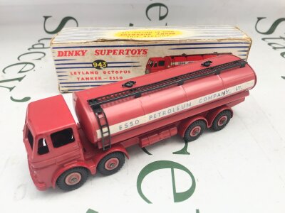 A Boxed Dinky Supertoys Leyland Octopus Tanker-Esso #943.
