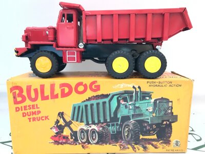 A Boxed Vintage 1950s SSS Tin Friction Bulldog Diesel Dump Truck. No Reserve.