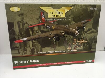 Boxed Corgi Aviation Archive model featuring a B-17G..Nine 0 Nine from the Fight Line collection . US33309 limited edition 1:72 scale with 10 hand painted metal figures. No reserve
